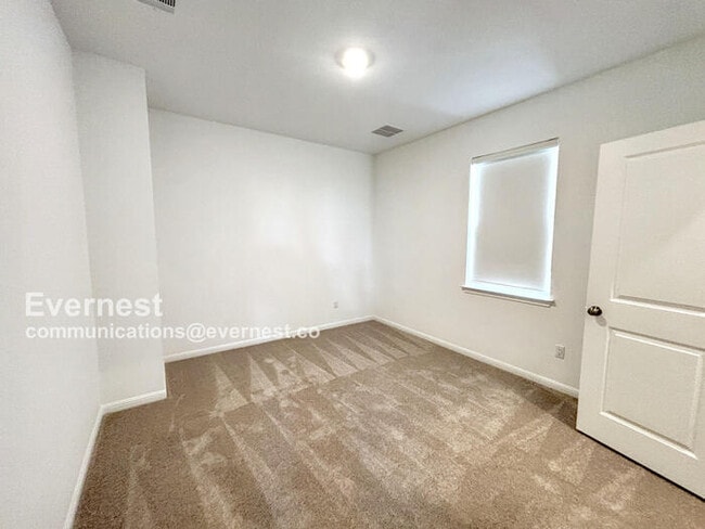 Building Photo - 2300 Sondrio Bnd