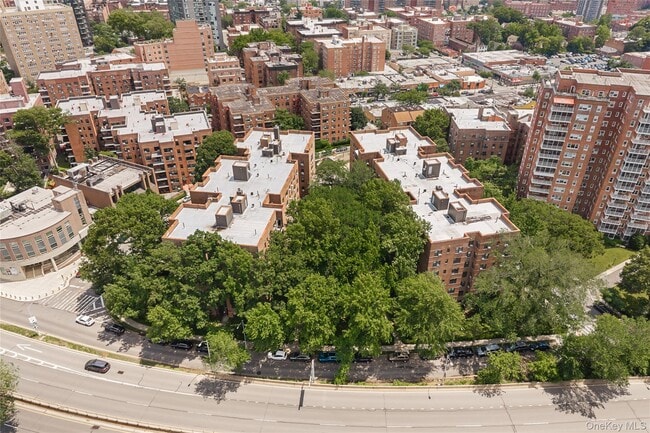 Building Photo - 3616 Henry Hudson Pkwy