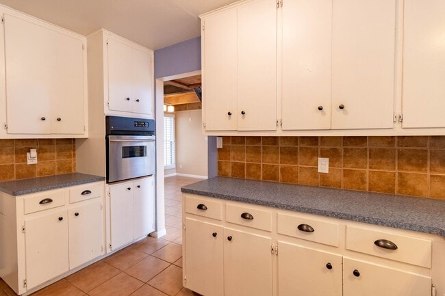 Building Photo - Charming 3 bed 2 bath Home in NW Austin!
