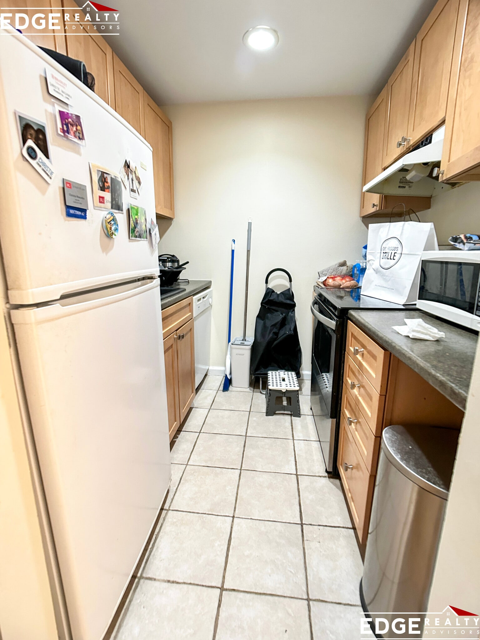 Building Photo - 390 Riverway