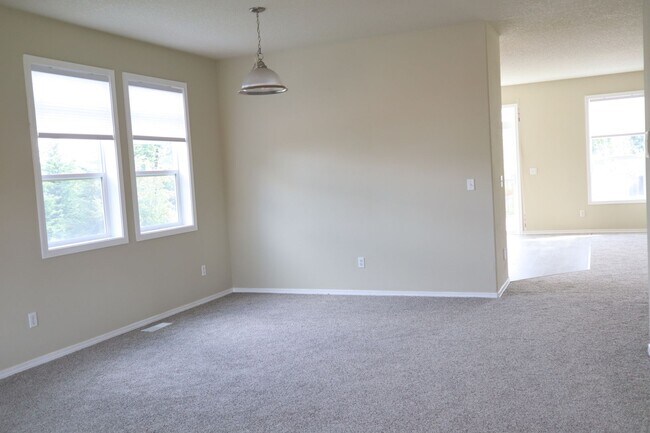 Building Photo - 9507 NE 39th Ave