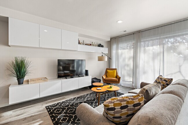 Building Photo - 925 N 9th St