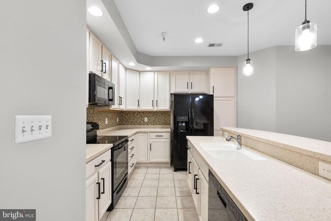 Building Photo - 7240 Elkridge Crossing Way
