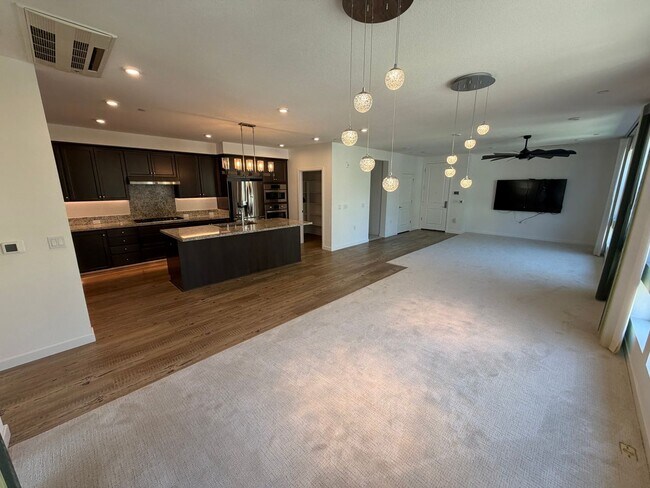 Building Photo - Bright and Spacious 5BD/3BA Condo in Desirable Boulevards Dublin Community!