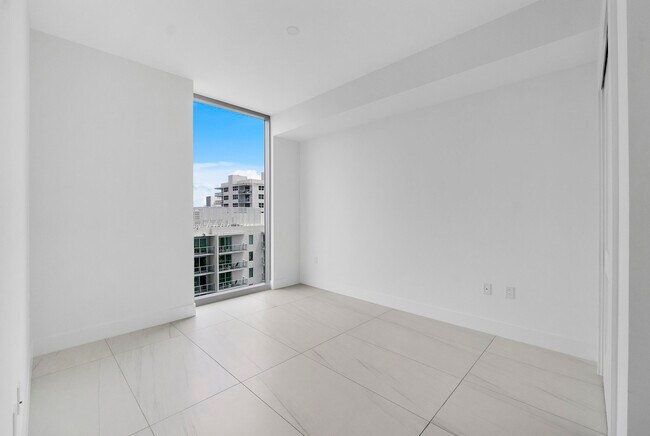 Building Photo - 151 N Seabreeze Blvd