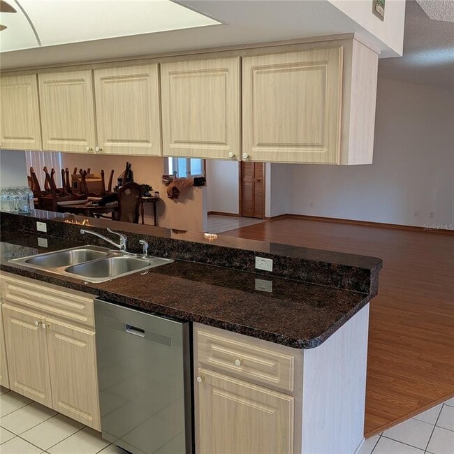 Building Photo - 8213 Pagoda Dr