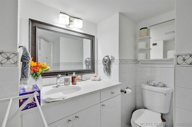 Building Photo - 18041 Biscayne Blvd