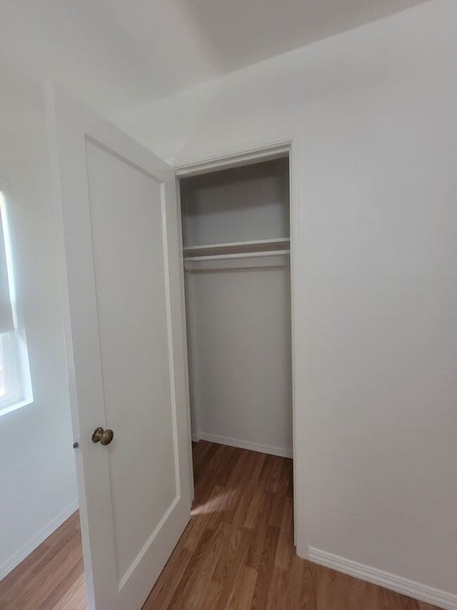 Building Photo - Charming and full of character, this vinta...