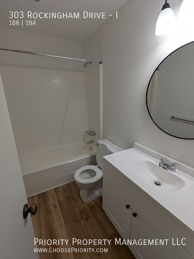 Building Photo - 303 Rockingham Dr