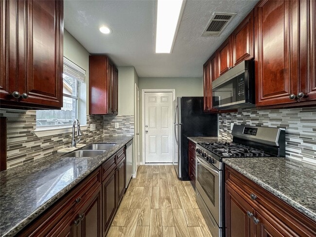 Building Photo - 2706 Orion Dr