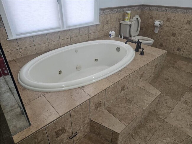 Building Photo - 526 Coopers Pond Dr