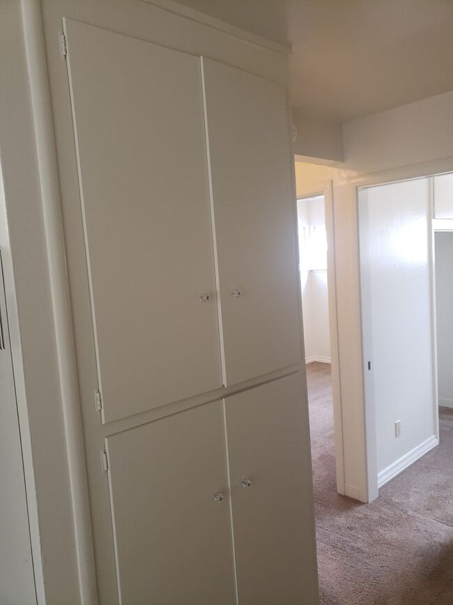 Building Photo - 940o