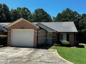 Building Photo - 3999 Hidden Hollow Dr