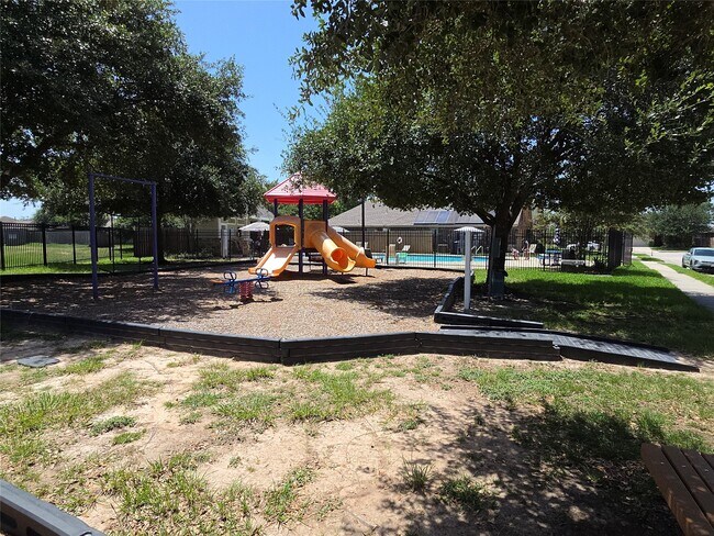 Building Photo - 3031 Lockeridge Village Dr