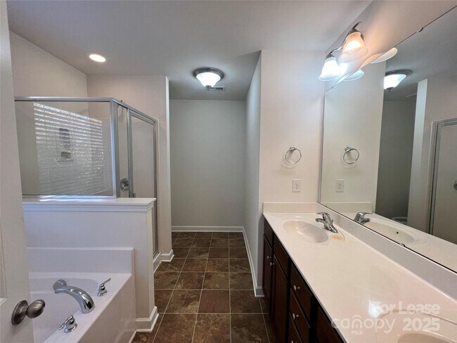 Building Photo - 17208 Caldwell Track Dr