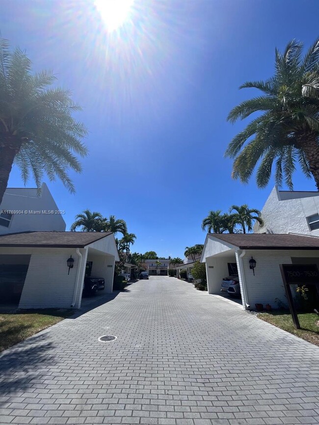 Building Photo - 7510 SW 58th Ave