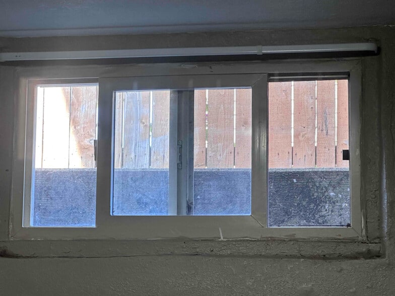 Building Photo - 3100 SE 122nd Ave