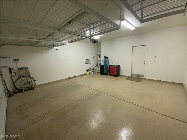 Building Photo - 4936 Semifonte Dr