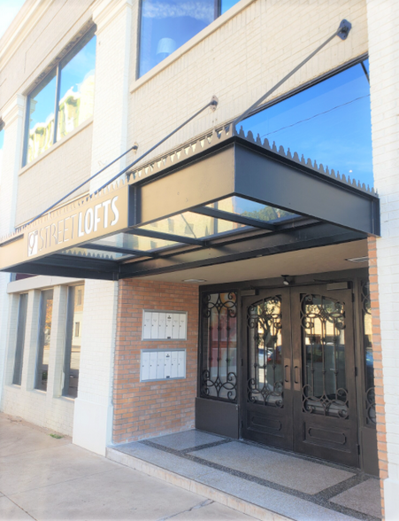 Beautiful Entrance & Canopy - 905 9th Street