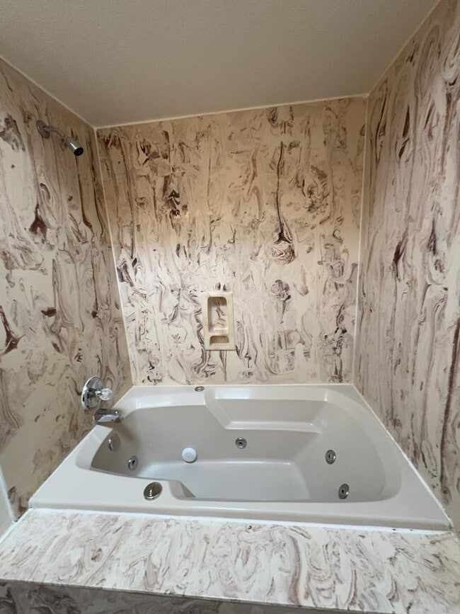 Building Photo - 3733 Sparrow Dr