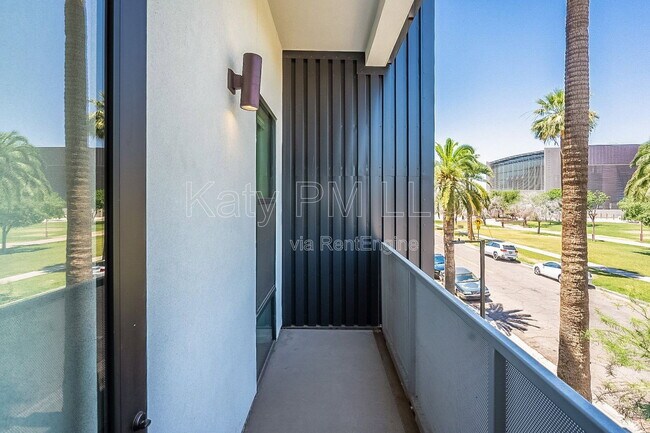 Building Photo - 1130 N 2nd St