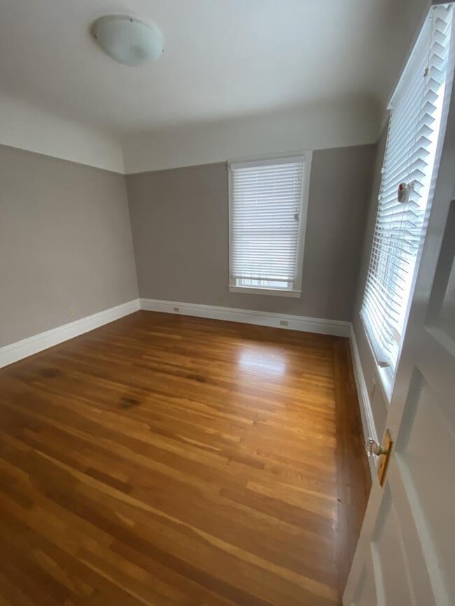 Building Photo - 4 bedroom in Daly City CA 94015