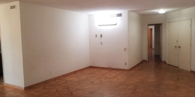 Building Photo - Luxurious 2 Bedroom, 2 Bath Condo in the Heart of Prime Hollywood
