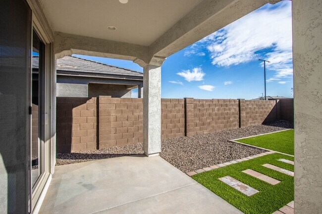 Building Photo - COMING SOON !! Mountainside Living at Canyon Views! 4 bedroom 2 bathroom!