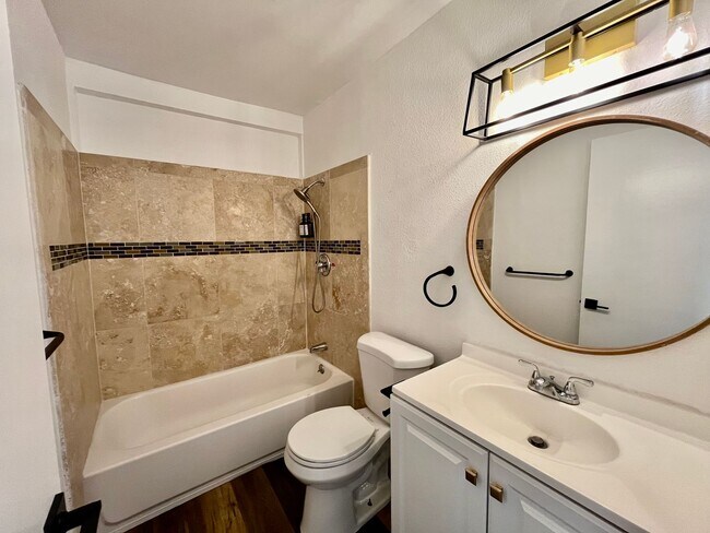 Building Photo - Updated 4B 2BA Home in Paradise Hills w/ S...