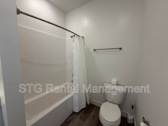Building Photo - 5801 S Garnet Dr