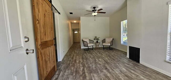 Building Photo - Modern Comfort Meets Classic Charm – 2/2 H...