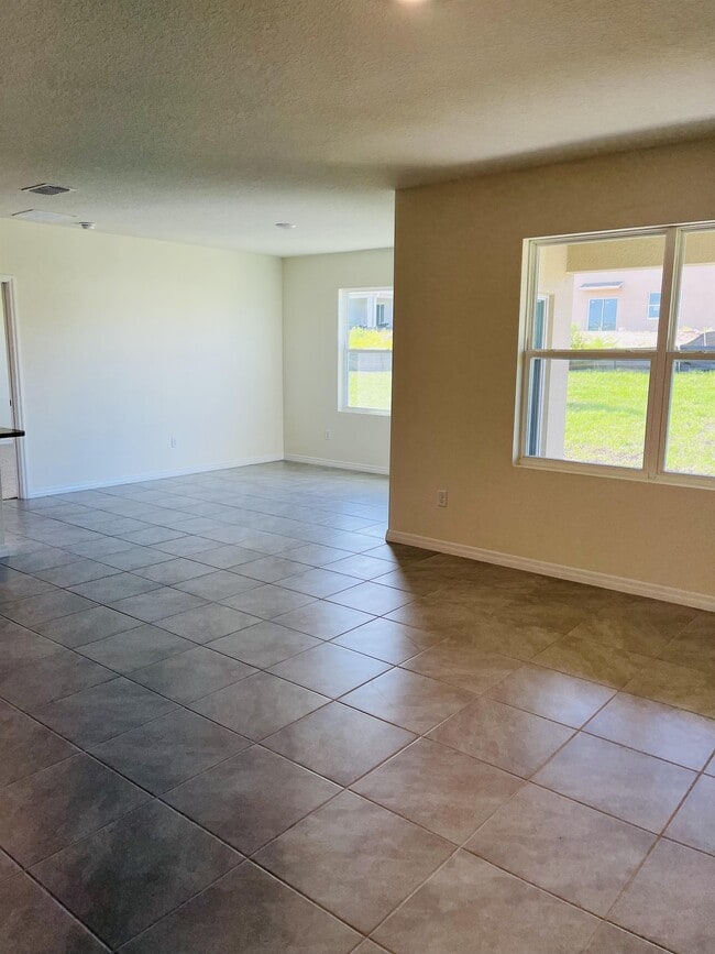 Building Photo - 5256 Greenheart Ave