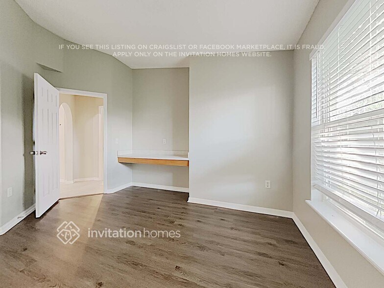 Building Photo - 14520 Lake Price Dr