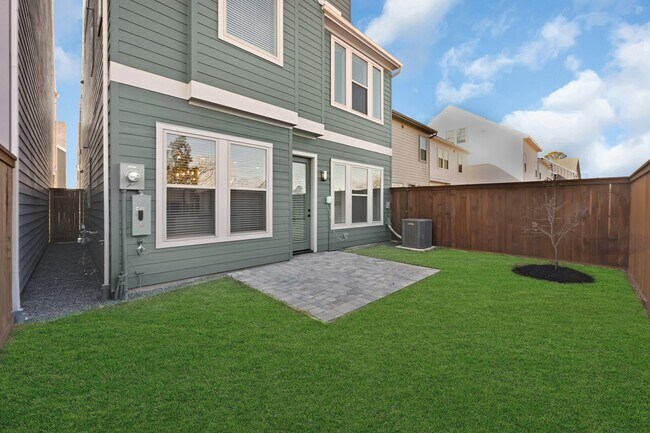 Building Photo - 10972 Swang Link Dr