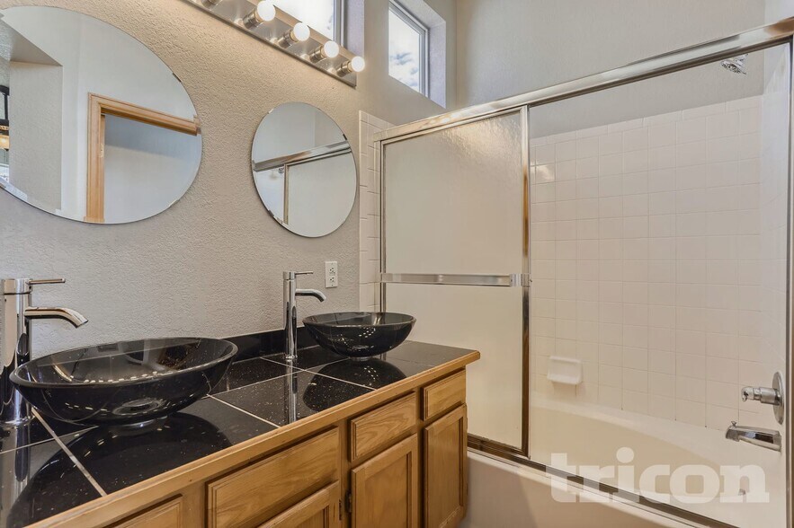 Building Photo - 8852 Clover Meadow Ln