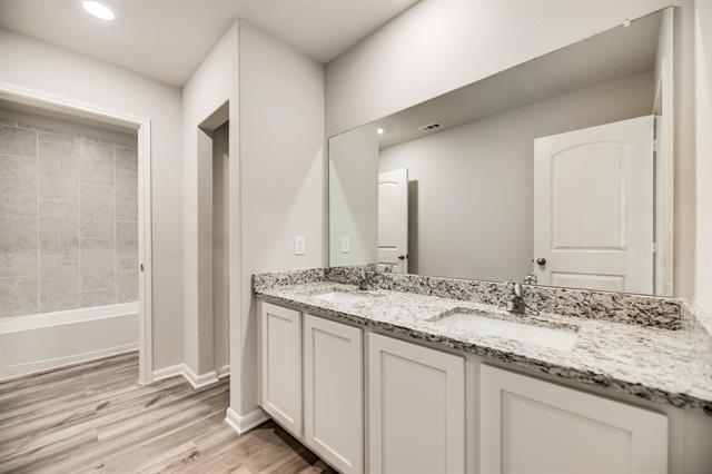 Building Photo - 2120 Dakota Dr