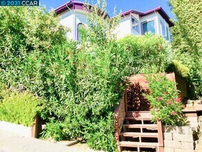 Building Photo - 175 Los Vientos Way