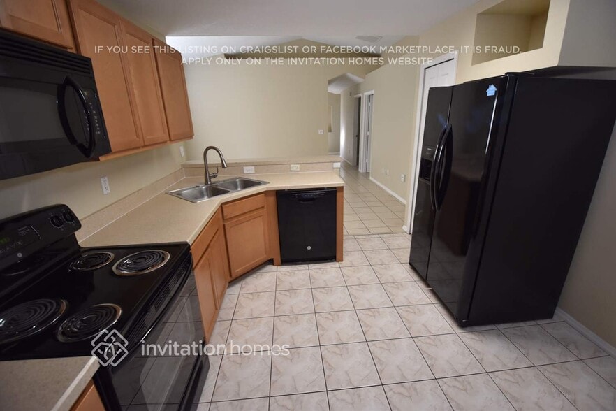 Building Photo - 352 Briar Bay Cir
