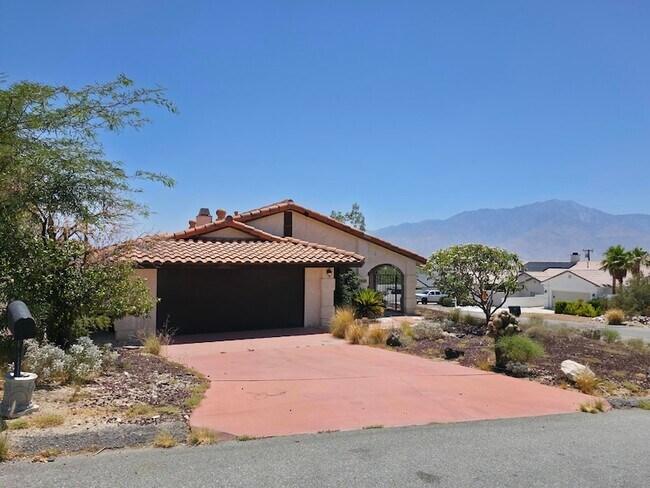 Primary Photo - 12800 Avenida Alta Loma