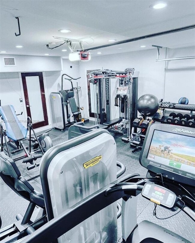 Building Photo - 13300 Biscayne Bay Terrace