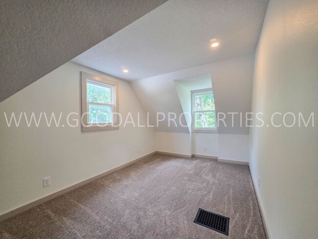 Building Photo - 32357 Homestead Cir