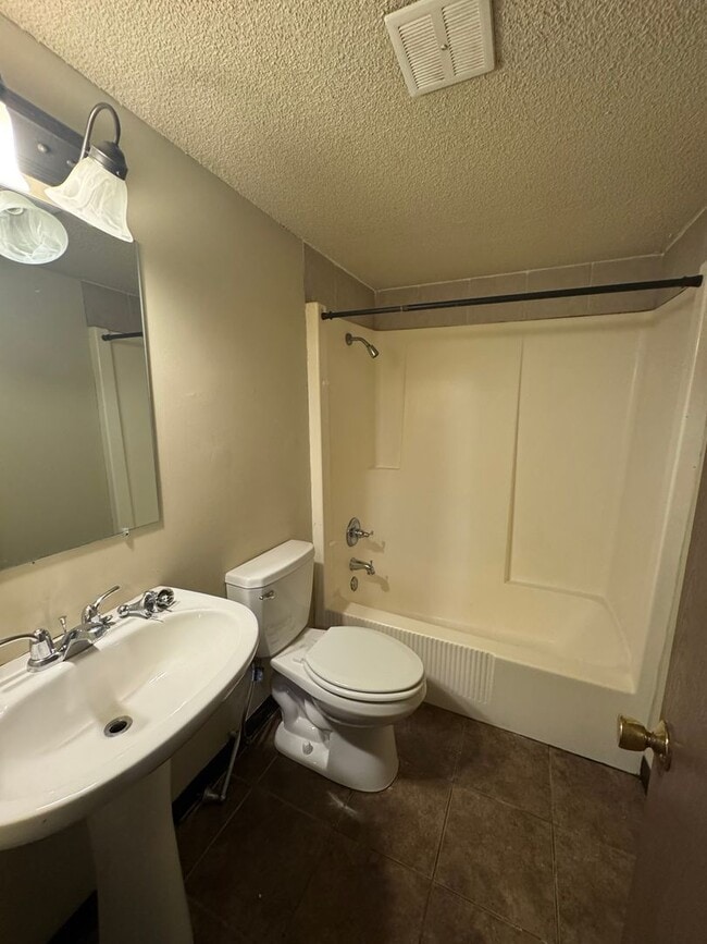 Building Photo - Some utilities included!