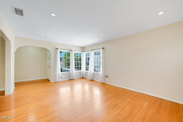 Building Photo - 560 N Sierra Madre Blvd