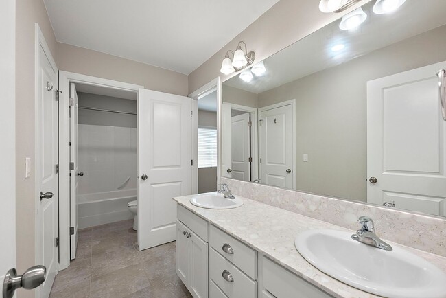 Building Photo - Lacey/Hawks Prairie 4 bedroom 2381 SF home...