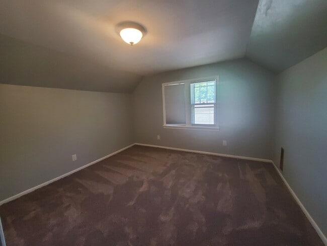 Building Photo - 1502 Cottonwood St