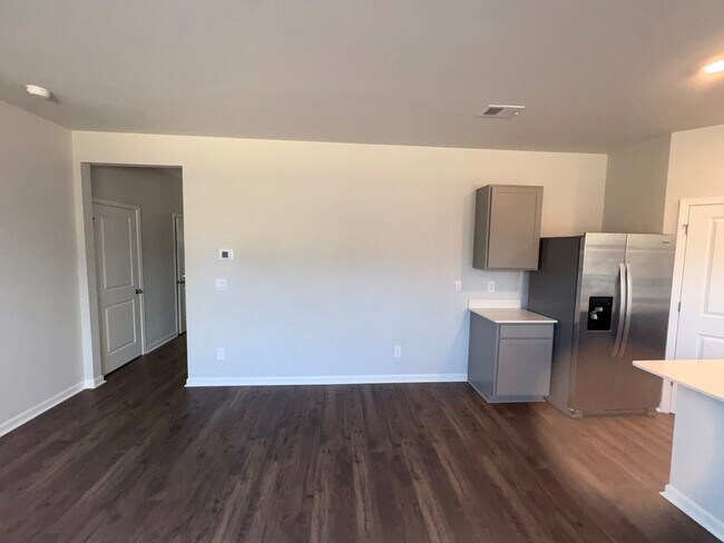 Building Photo - 4316 Oswin Dr