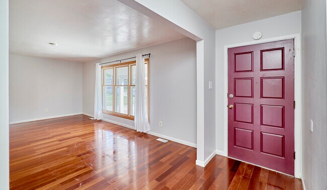 Building Photo - 15481 Duxbury Way