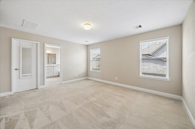 Building Photo - 8922 Hollister Commons Ln