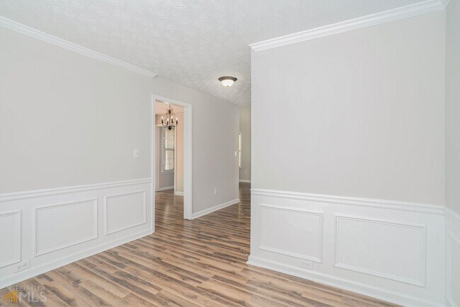 Building Photo - 1463 Evanston Ln