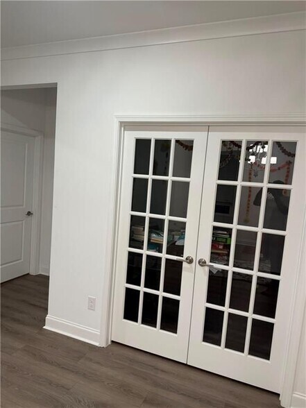Building Photo - 8755 Chesford Grv